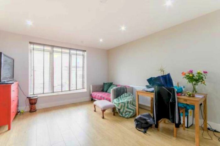 1 Bedroom Flat To Rent In High Road, North Finchley, London N12