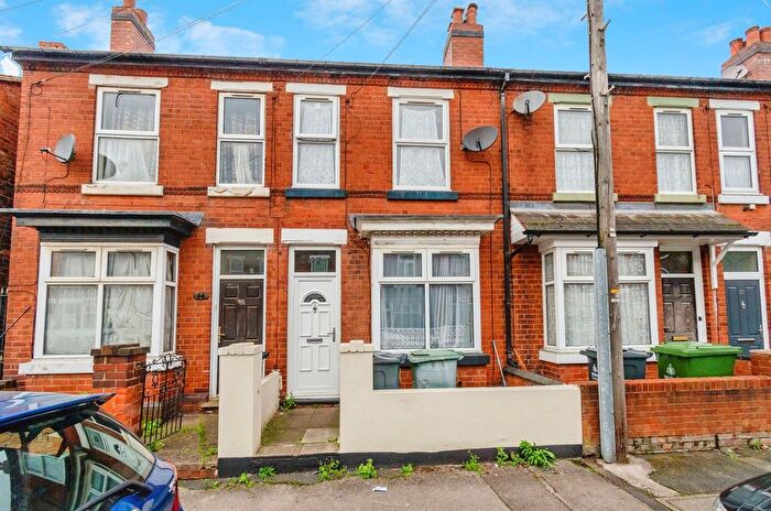 3 Bedroom Semi Detached House For Sale In Kingsley Street, Walsall, WS2