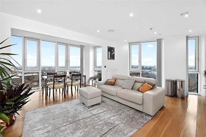 2 Bedroom Flat To Rent In High Street, London, E15