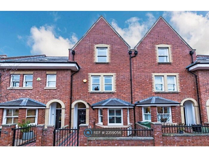 4 Bedroom Terraced House To Rent In Telferscot Road, Balham, SW12