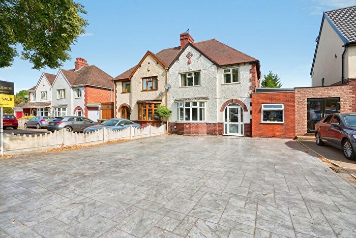 3 Bedroom Semi-Detached House For Sale In Sutton Road, Walsall, West Midlands, WS5