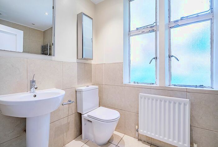 2 Bedroom Flat To Rent In Church Close, Kensington Church Street, London, W8