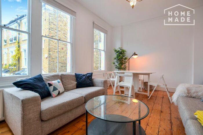 3 Bedroom Maisonette To Rent In Tradescant Road, SW8