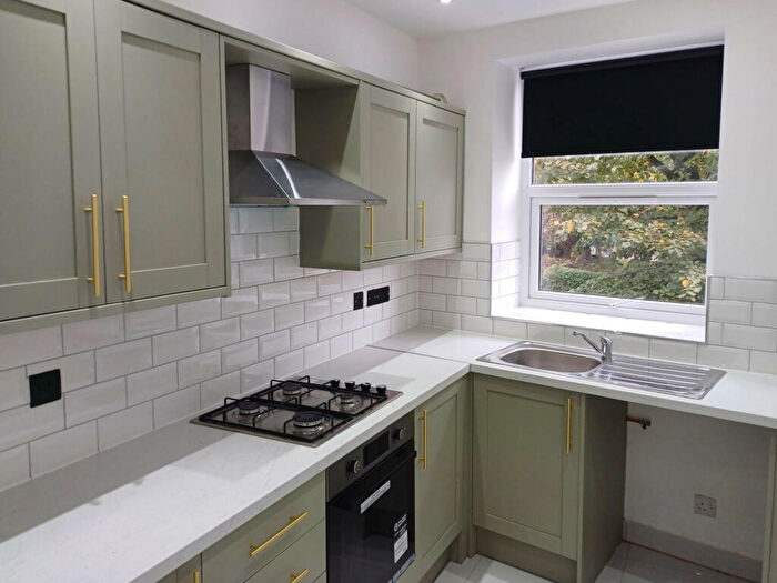 2 Bedroom Flat To Rent In Mexborough Road, Leeds, LS7