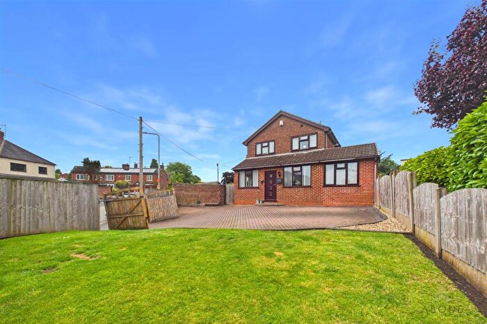 4 Bedroom Detached House For Sale In Heath Road, Uttoxeter, Staffordshire, ST14