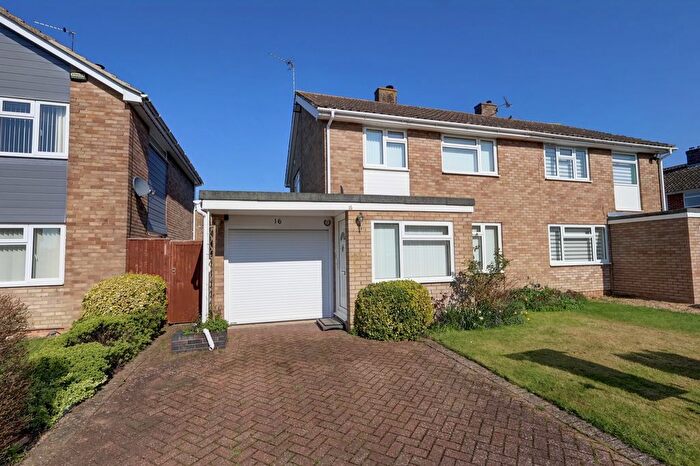 3 Bedroom Semi Detached House For Sale In Mount Way, Princes Risborough, Buckinghamshire, HP27