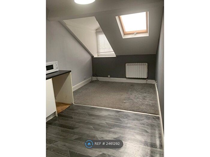 2 Bedroom Flat To Rent In Market Street, Buxton, SK17