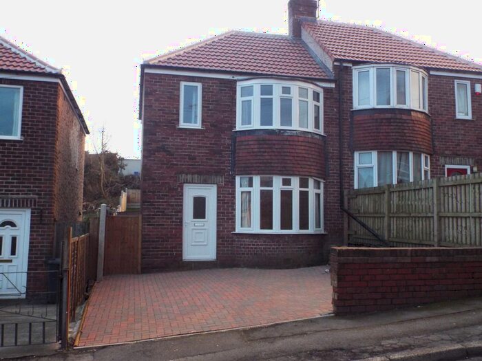 2 Bedroom Semi-Detached House To Rent In Monckton Road, Sheffield, S5
