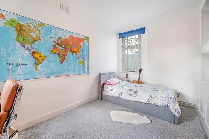 2 Bedroom Flat For Sale In Hamilton Hall, Hamilton Terrace, NW8