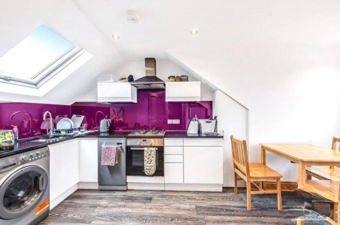 1 Bedroom Flat To Rent In Coniston Road, N10