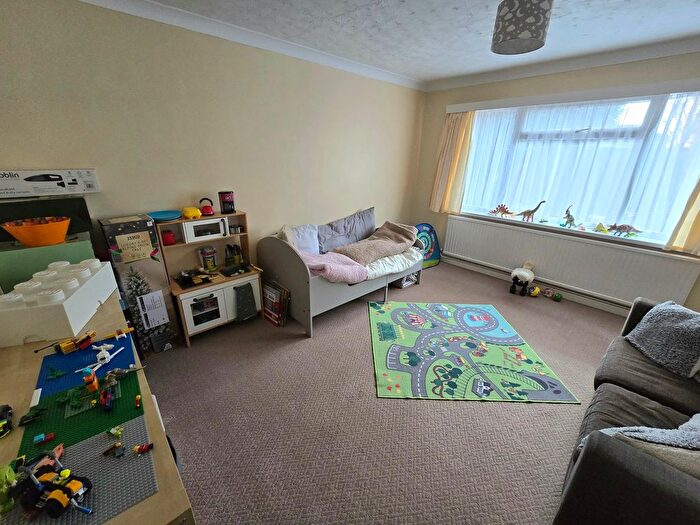 3 Bedroom Bungalow For Sale In Berwick Close, Bexhill-On-Sea, TN39