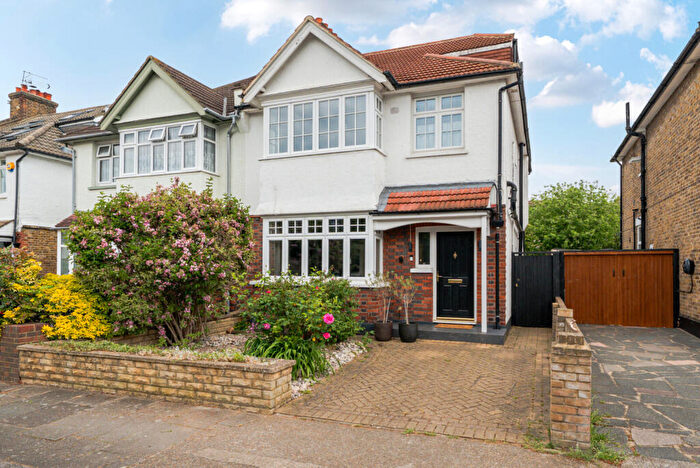 4 Bedroom Semi Detached House For Sale In Neville Road, Kingston Upon Thames, KT1