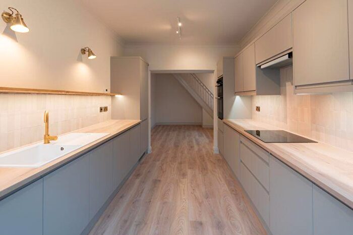 3 Bedroom End Of Terrace House For Sale In Essex Road, Southsea, PO4