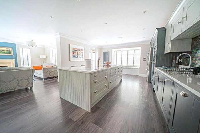 4 Bedroom Semi-Detached House To Rent In Sefton St, London, SW15