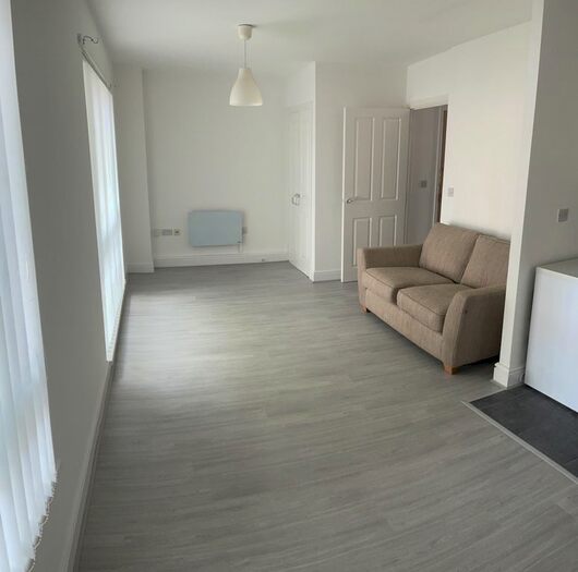 2 Bedroom Flat To Rent In Chapel Gardens, Liverpool, L5