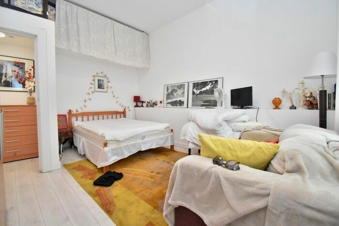 Studio To Rent In Warwick Road, Earls Court, SW5