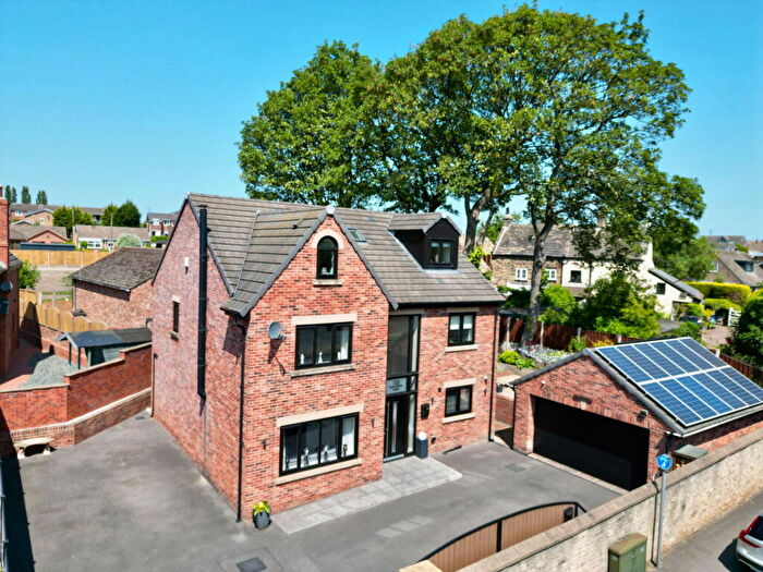 4 Bedroom Detached House For Sale In Doncaster Road, Barnsley, S71