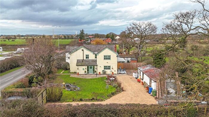 3 Bedroom Semi Detached House For Sale In Parkgate Road, Woodbank, Chester, CH1