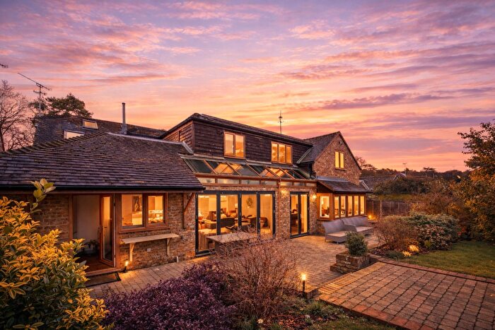 5 Bedroom Detached House For Sale In Barkham Ride, Finchampstead, RG40