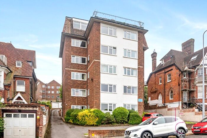2 Bedroom Flat For Sale In Highcroft Villas, BN1