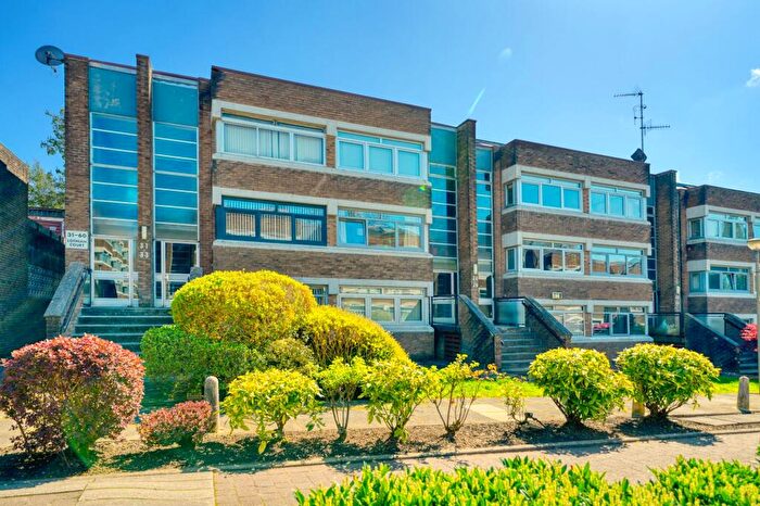 1 Bedroom Flat For Sale In Lothian Court, Lethington Place, Shawlands, Glasgow, G41