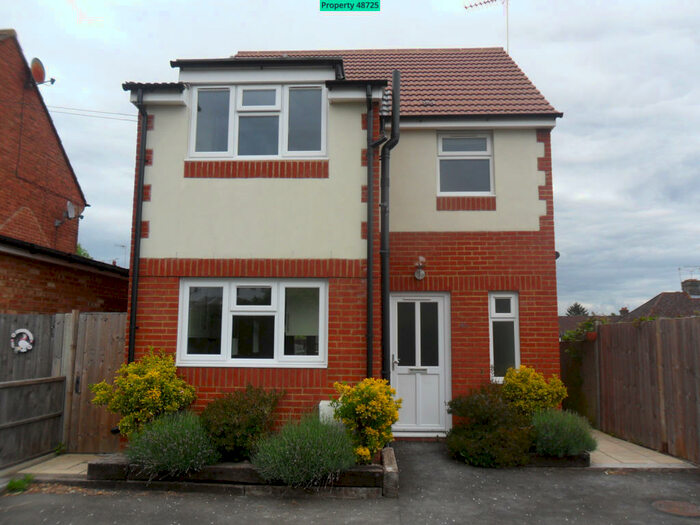 1 Bedroom Maisonette To Rent In Northmead, Redhill, RH1