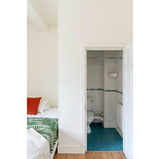 3 Bedroom Apartment For Sale In Old Ford Road, London, E2 - Photo 9