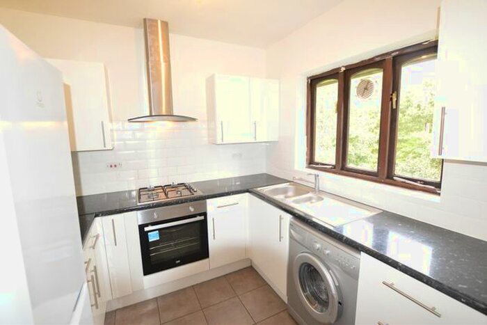 1 Bedroom Flat To Rent In Vicarage Way, Colnbrook, Slough, SL3