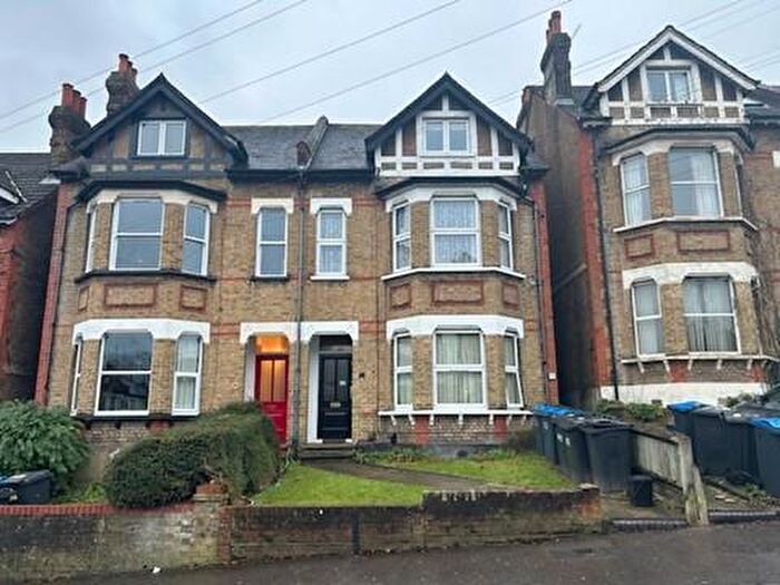 Flat To Rent In St Augustine's Avenue, South Croydon, CR2