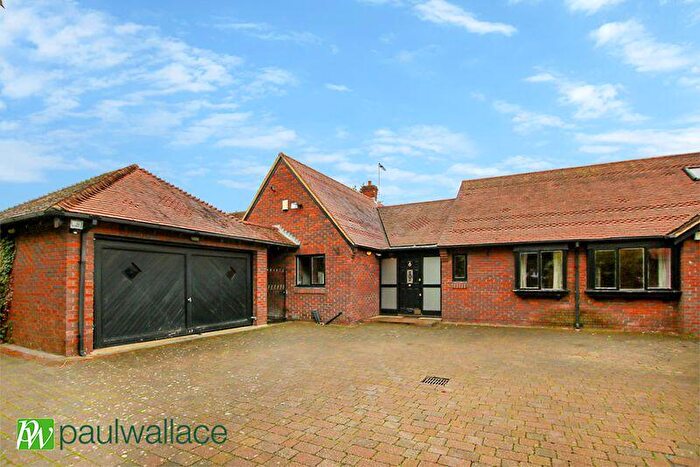 4 Bedroom Semi-Detached Bungalow For Sale In Crossbrook Street, Cheshunt, EN8