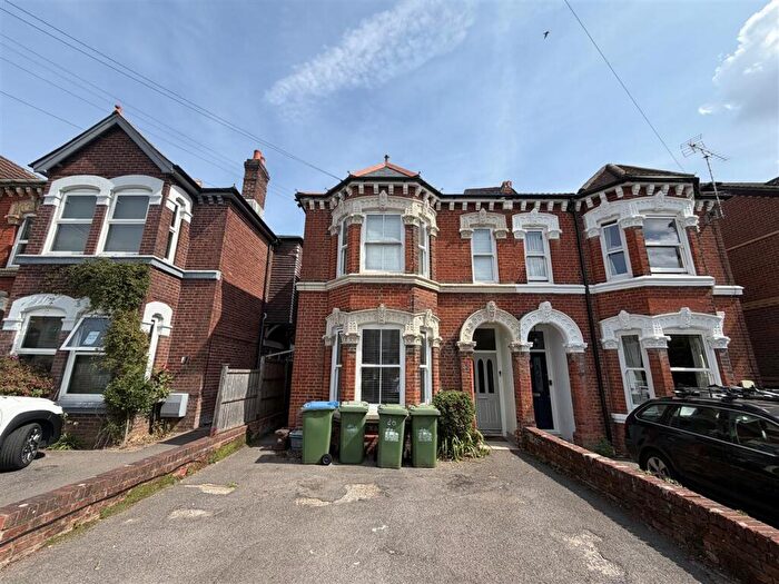 1 Bedroom Apartment To Rent In Atherley Road, Southampton, SO15