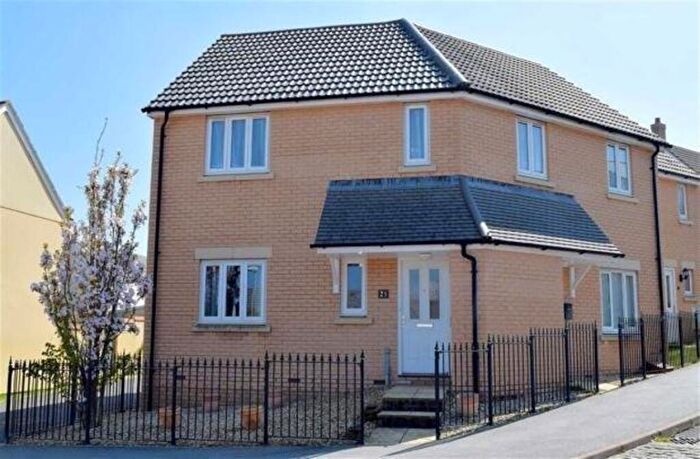 2 Bedroom Flat To Rent In Fillablack Road, Bideford, Devon, EX39