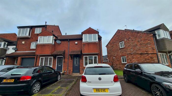 2 Bedroom House To Rent In Kensington Court, Wilmslow, SK9