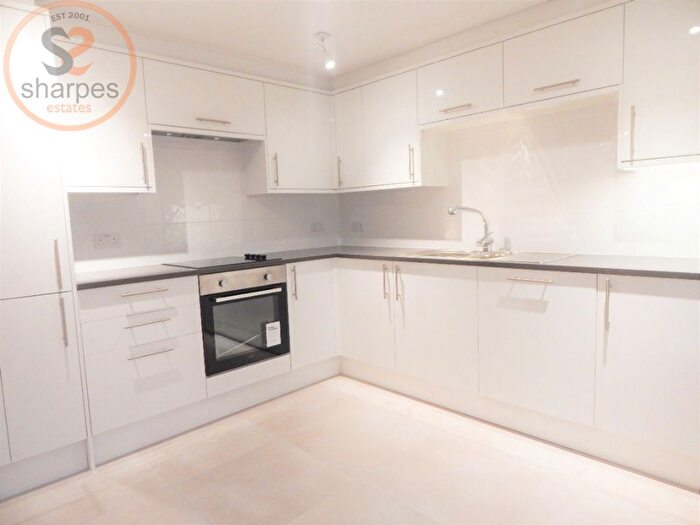 2 Bedroom Flat To Rent In Tintern Close, London, SW19