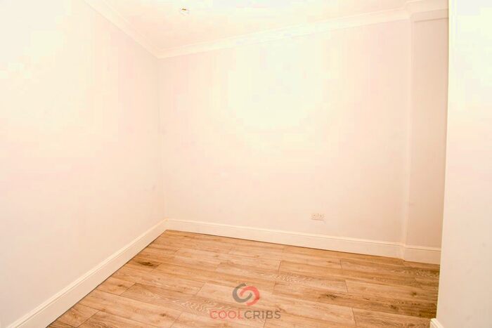 Studio To Rent In Blythe Road, London, W14