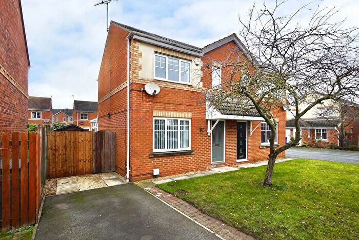 3 Bedroom Semi-Detached House For Sale In Cusworth Grove, Rossington, Doncaster, DN11