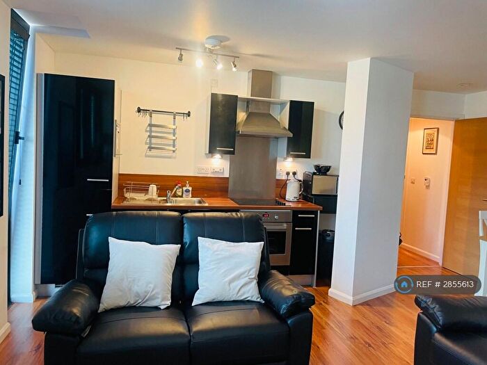 2 Bedroom Flat To Rent In Mann Island, Liverpool, L3