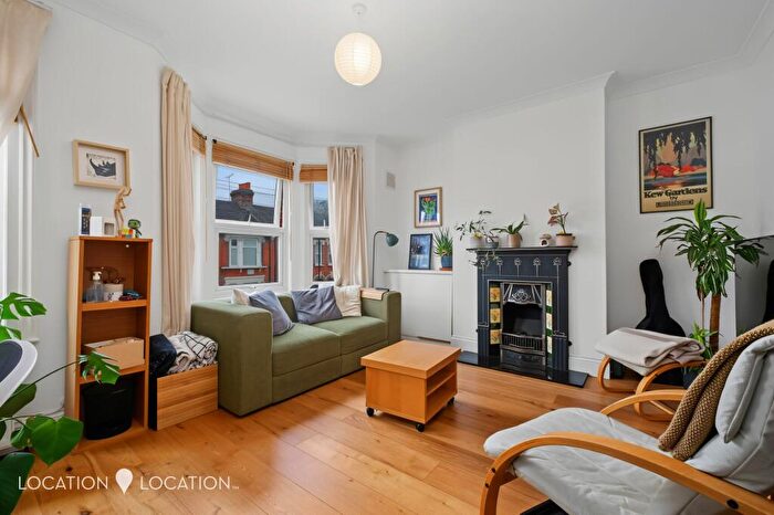 1 Bedroom Apartment For Sale In Springfield Road, London, N15