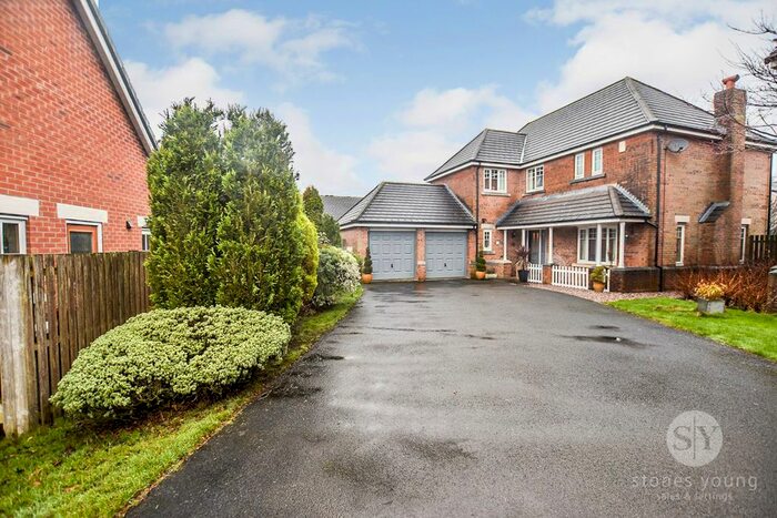 5 Bedroom Detached House To Rent In Yew Tree Close, Clayton Le Dale, Blackburn BB1