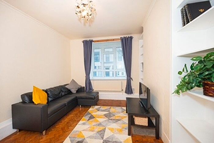 2 Bedroom Flat To Rent In Triangle Place, SW4