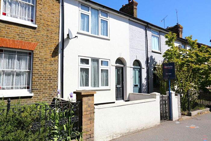 2 Bedroom Terraced House For Sale In East Street, Faversham, ME13