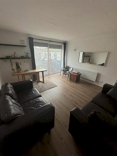 1 Bedroom Flat To Rent In Thorburn Square, London, SE1