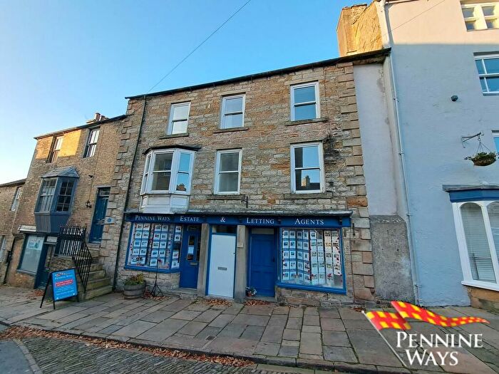 3 Bedroom Flat To Rent In Market Place, Alston, CA9