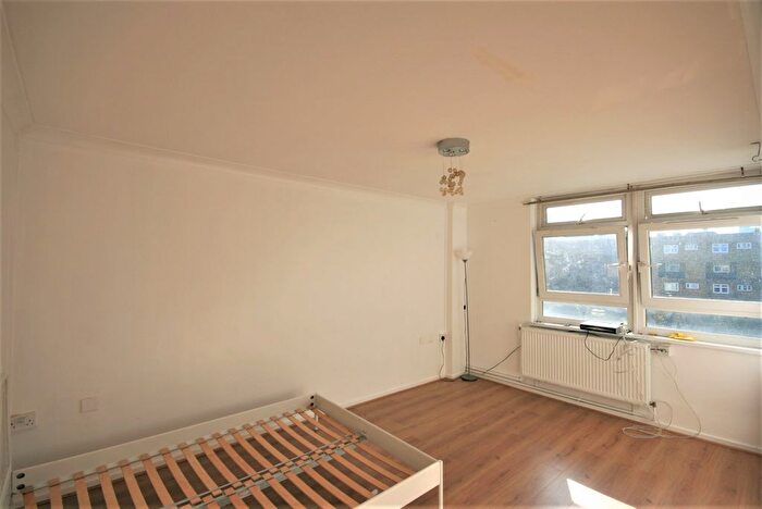 3 Bedroom Maisonette To Rent In Headlam Street, London, E1