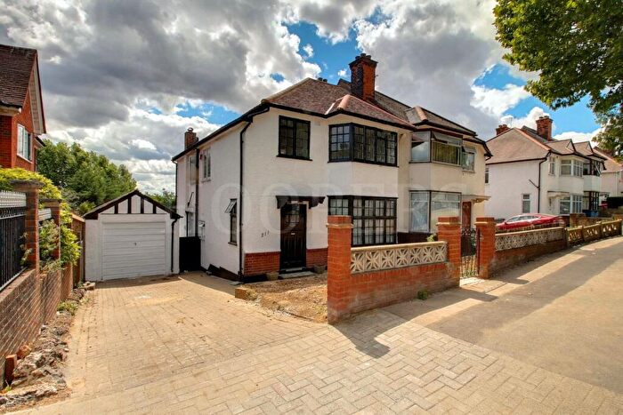 4 Bedroom Semi-Detached House For Sale In Dollis Hill Lane, London, NW2