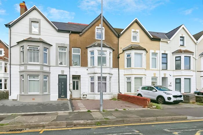 4 Bedroom Semi-Detached House For Sale In New Road, Porthcawl, CF36