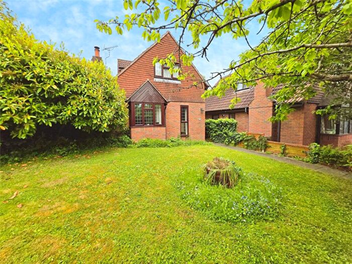 3 Bedroom Detached House For Sale In Wigmore Road, Gillingham, Kent, ME8