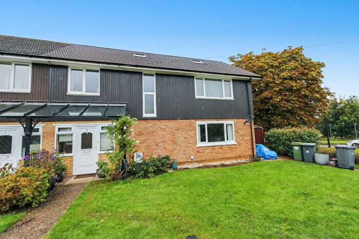 4 Bedroom Semi-Detached House For Sale In Jackson Place, Chicksands, SG17