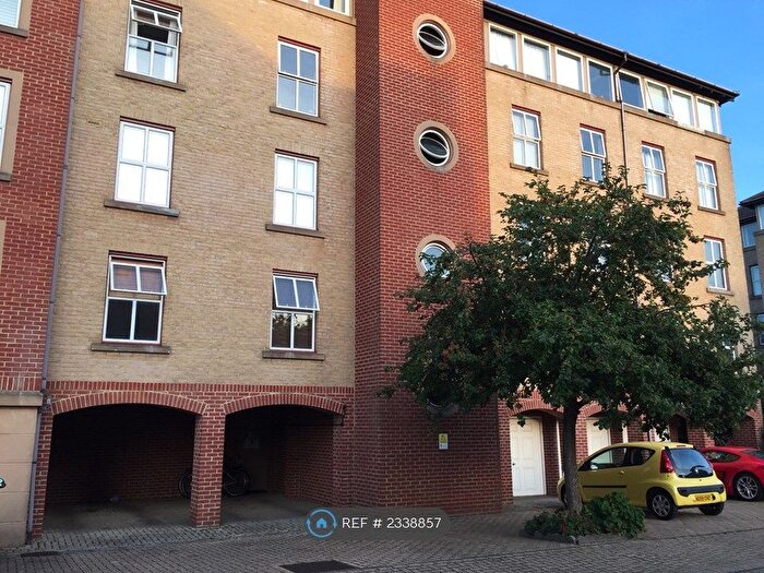 2 Bedroom Flat To Rent In Ocean Village, Southampton, SO14