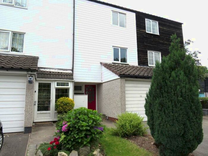 3 Bedroom House To Rent In Lincoln Grove, Birmingham, B37